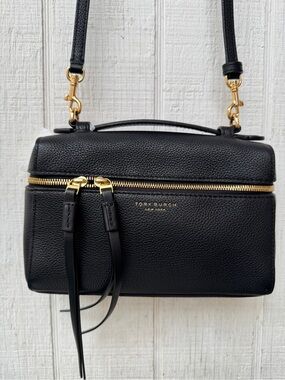 TORY BURCH SLIM ROMY TOP HANDLE
BAG in Black Leather Crossbody Bag like new
